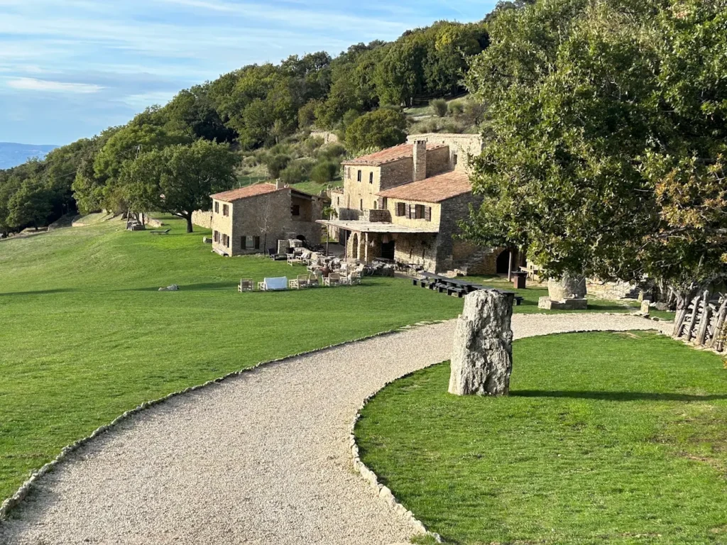 Vue d'ensemble du domaine du Castellas en luberon
